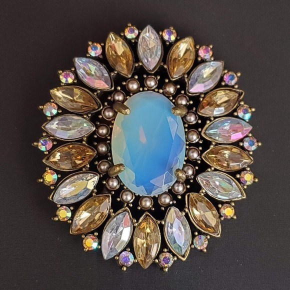 Avon Large ROMANTIC PIN Rhinestone Ninna Ricci Brooch Gold Tone VTG 2008 In Box - Picture 1 of 9